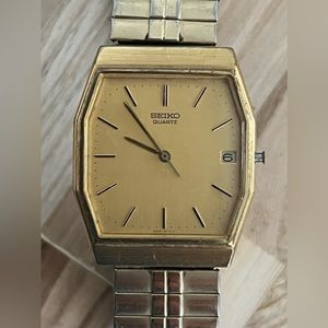 Seiko Vintage Watch Gold Tone Stretch Bracelet and Octagonal Dial Date Window